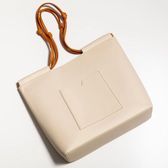 Von Holzhausen The Market Tote in Oat and Caramel - Picture 3 of 13